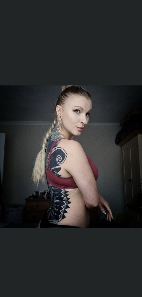 Nahá fotka uniklých OnlyFans od Ruby True Asmr
