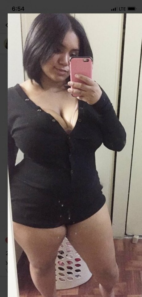 Naken läckt OnlyFans-bild av Mynamesydalia