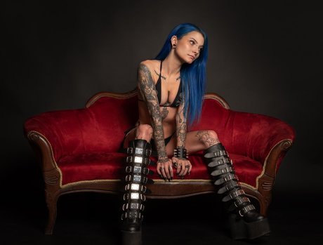 Nacktes geleaktes OnlyFans-Foto von Justine Schiavone