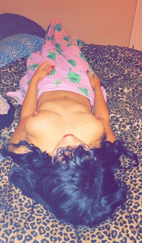 Foto di nudo di fuga di OnlyFans di Reyna Thenudequeen