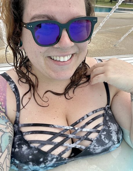 Hela.stoned.bbw