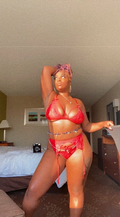 Mzstrawberryhenny