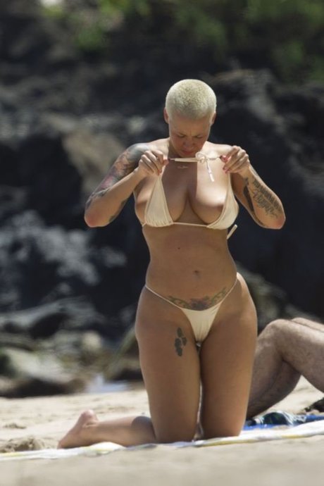 Amber rose