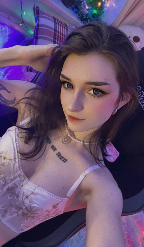 Naakte gelekte OnlyFans-foto van Ronniemoonfree