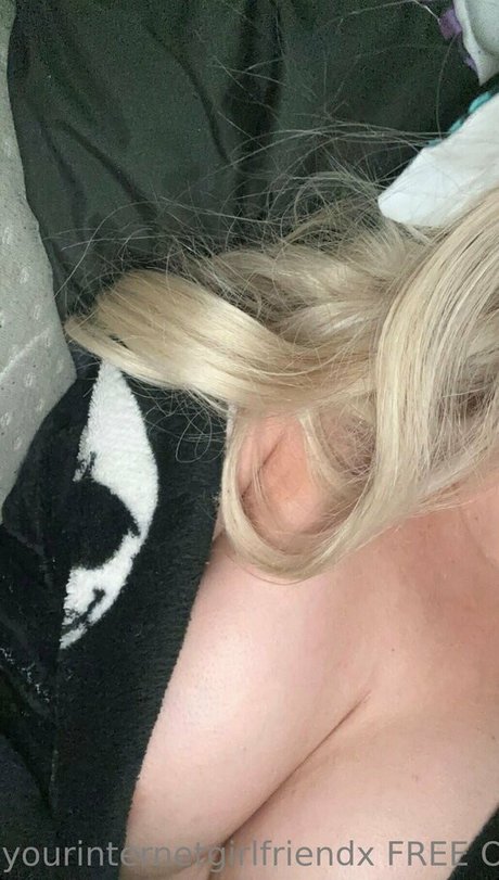 Yourinternetgirlfriendx