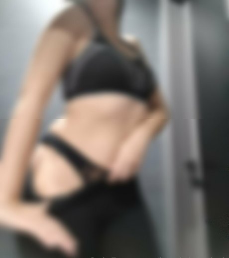 Alaston vuotanut OnlyFans-kuva Localpinkwitch