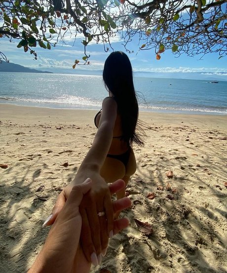 Mariely E Mirella Santos