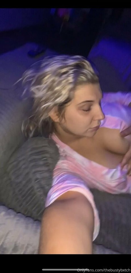Foto desnuda filtrada de OnlyFans de Thebustybxtch